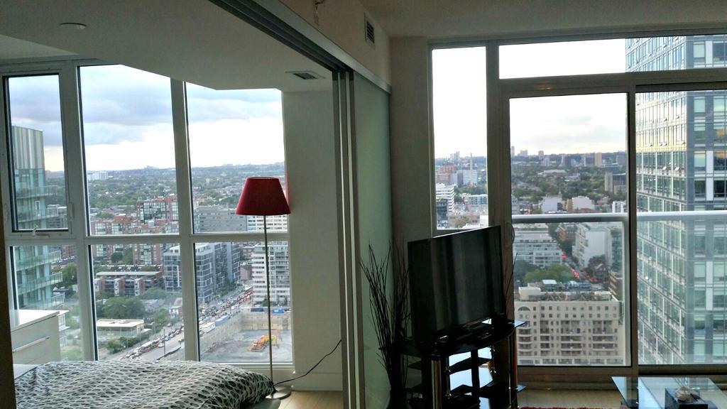 Pelicanstay In Toronto Entertainment District Екстериор снимка